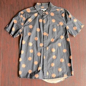 Banks Journal men’s short sleeve blue button up shirt with chest pocket.